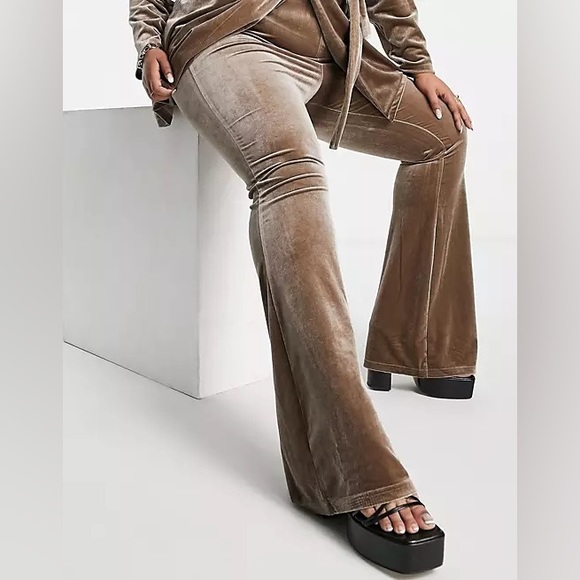 ASOS Design Curve velvet flares in mink • Size 18 • gold brown casual pants - Picture 12 of 12